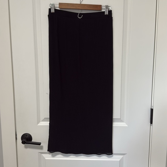 Bordeaux Women’s Black Knee Length Pull on Skirt size Small - Picture 4 of 5